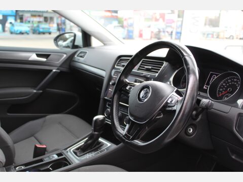 Volkswagen Golf SE NAVIGATION TSI EVO DSG 7