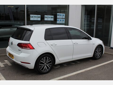 Volkswagen Golf SE NAVIGATION TSI EVO DSG 4