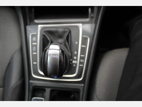 Volkswagen Golf SE NAVIGATION TSI EVO DSG 11