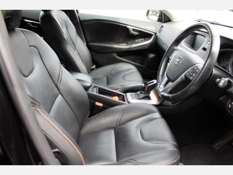 Volvo V40 T3 CROSS COUNTRY PRO 10