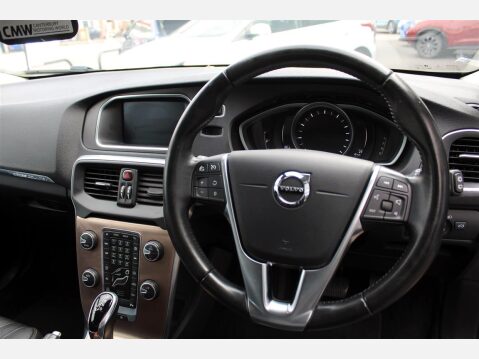 Volvo V40 T3 CROSS COUNTRY PRO 12