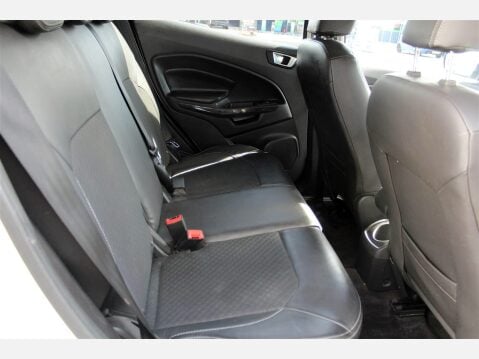 Ford Ecosport TITANIUM 9