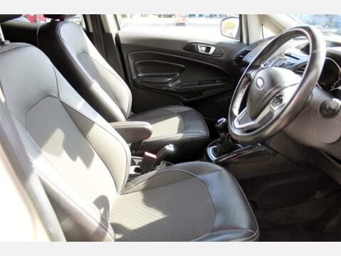 Ford Ecosport TITANIUM 10