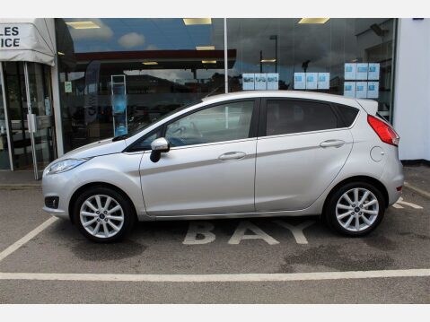 Ford Fiesta TITANIUM 2
