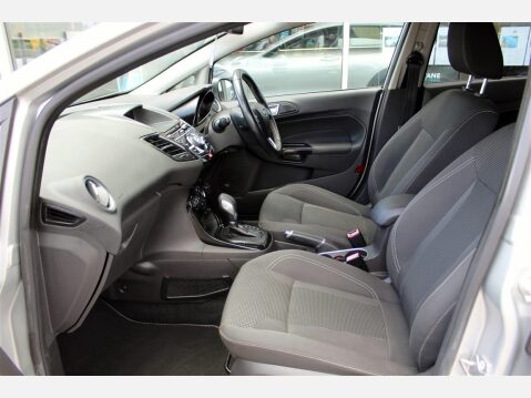 Ford Fiesta TITANIUM 7