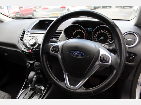 Ford Fiesta TITANIUM 13