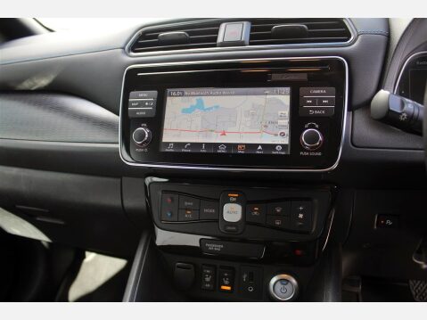 Nissan LEAF N-CONNECTA 8