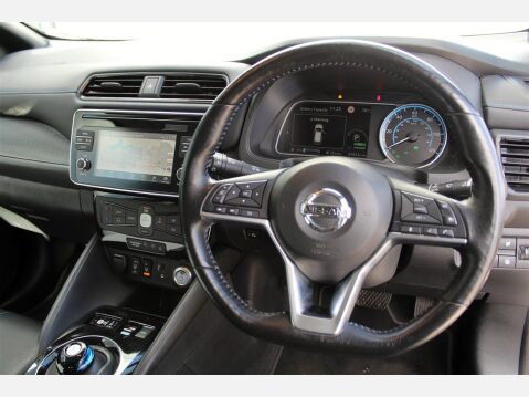 Nissan LEAF N-CONNECTA 15