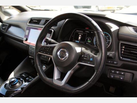 Nissan LEAF TEKNA 11