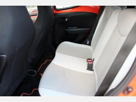 Toyota Aygo VVT-I X-CITE 8