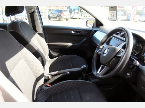 Skoda Fabia SE TSI 11