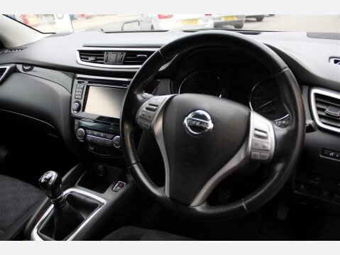 Nissan Qashqai N-TEC PLUS DIG-T 12