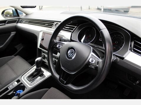 Volkswagen Passat SE BUSINESS TDI BLUEMOTION TECHNOLOGY DSG 12