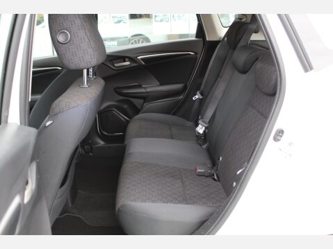 Honda Jazz I-VTEC SE 16