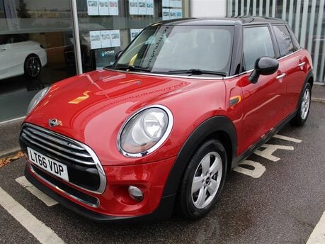 Mini Hatch COOPER