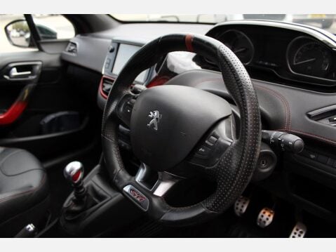 Peugeot 208 THP GTI 9