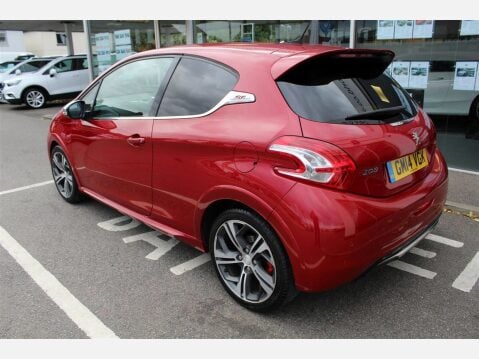 Peugeot 208 THP GTI 3