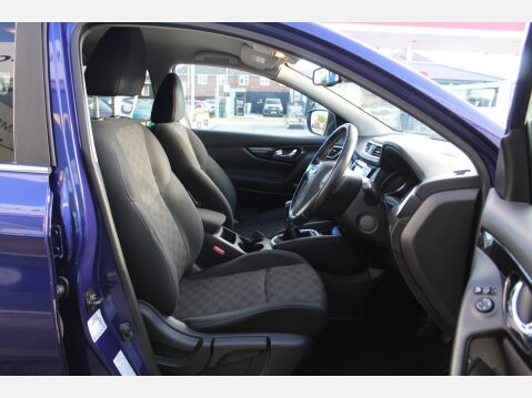 Nissan Qashqai N-TEC DIG-T 23