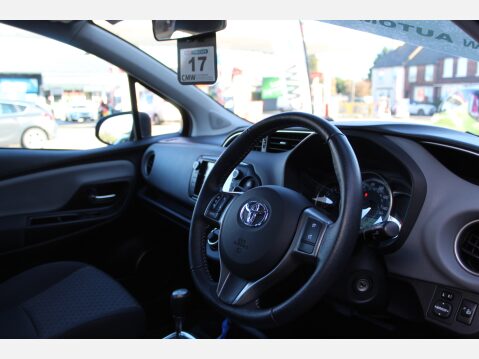 Toyota Yaris VVT-I ICON M-DRIVE S 9