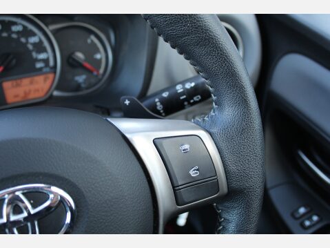 Toyota Yaris VVT-I ICON M-DRIVE S 15