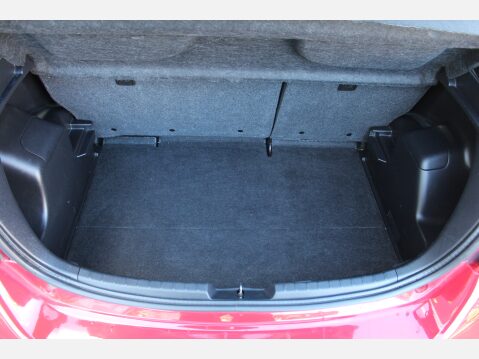 Toyota Yaris VVT-I ICON M-DRIVE S 27