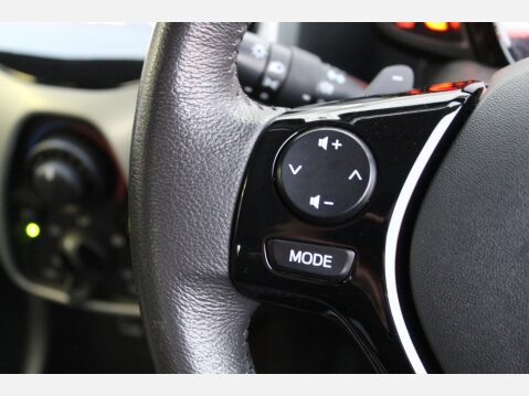 Toyota Aygo VVT-I X-PLAY X-SHIFT 12