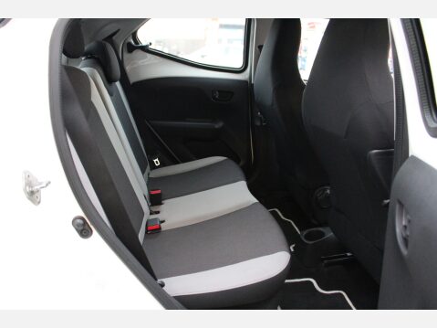 Toyota Aygo VVT-I X-PLAY X-SHIFT 23