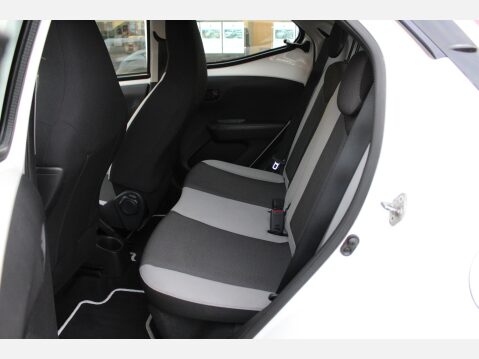 Toyota Aygo VVT-I X-PLAY X-SHIFT 27
