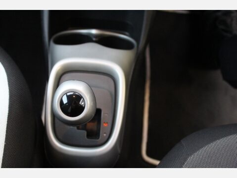 Toyota Aygo VVT-I X-PLAY X-SHIFT 19