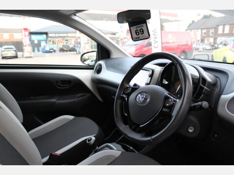Toyota Aygo VVT-I X-PLAY X-SHIFT 9