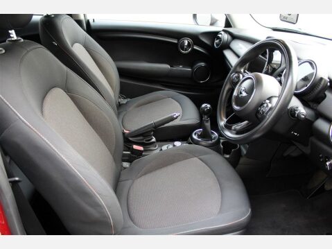 Mini Hatch COOPER 11