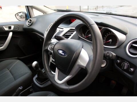 Ford Fiesta ZETEC 16V 8