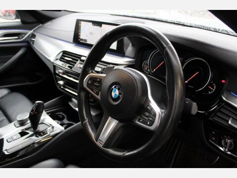 BMW 5 Series 520D M SPORT 8