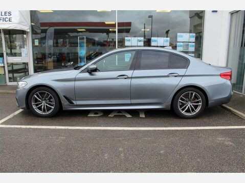 BMW 5 Series 520D M SPORT 2