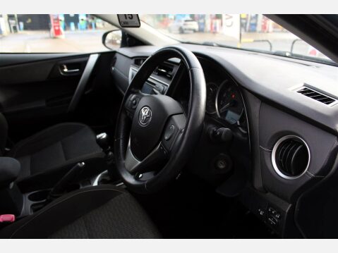 Toyota Auris VALVEMATIC ICON PLUS 10