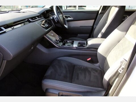 Land Rover Range Rover Velar 2.0 D180 R-DYNAMIC 9