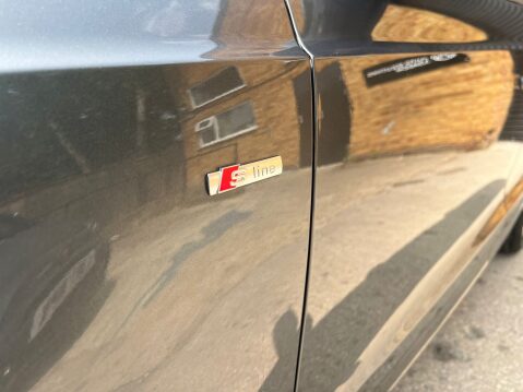 Audi Q3 TFSI S LINE EDITION 18