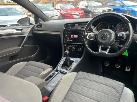 Volkswagen Golf R-LINE TDI 16