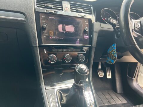 Volkswagen Golf R-LINE TDI 32