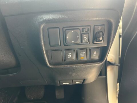 Nissan Juke TEKNA XTRONIC 23