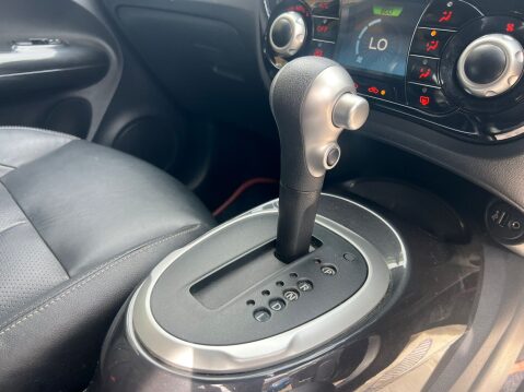 Nissan Juke TEKNA XTRONIC 18