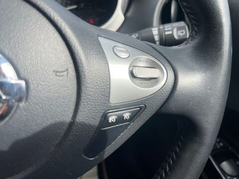 Nissan Juke TEKNA XTRONIC 25