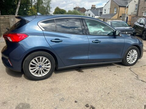 Ford Focus TITANIUM 9