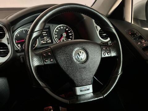 Volkswagen Tiguan 2010 VOLKSWAGEN TIGUAN R-LINE 2.0 DIESEL TDI 4WD 4-MOTION SUV 13