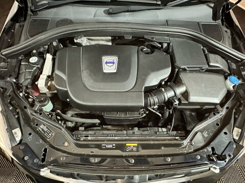Volvo XC60 D3 R-DESIGN AWD 10