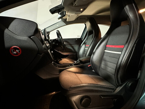 Mercedes-Benz A Class A180 CDI BLUEEFFICIENCY SE 16