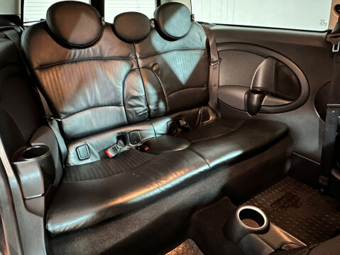 Mini Clubman COOPER D 19