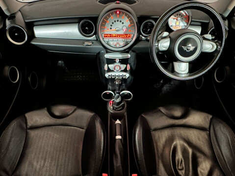 Mini Clubman COOPER D 12