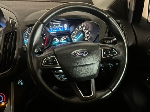 Ford Kuga ZETEC TDCI 12