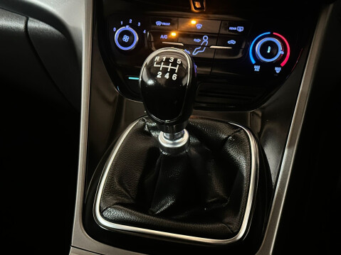 Ford Kuga ZETEC TDCI 14